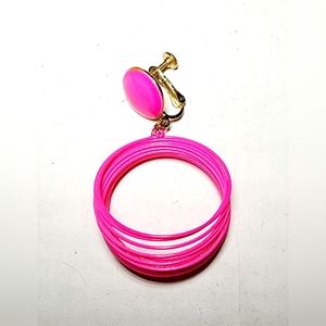 Single Vendome Hot pink multi circle hoop screwback earring